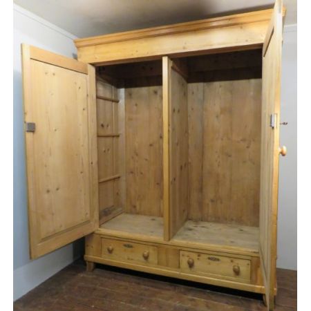 Großer Kiefer Kleiderschrank Weichholz antik ca 1880