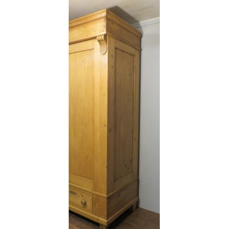 Großer Kiefer Kleiderschrank Weichholz antik ca 1880
