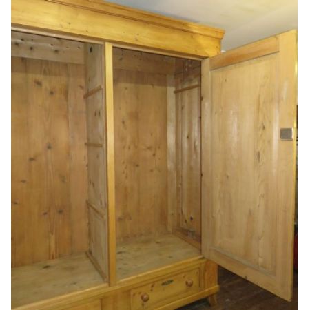 Großer Kiefer Kleiderschrank Weichholz antik ca 1880