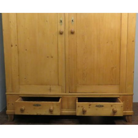 Großer Kiefer Kleiderschrank Weichholz antik ca 1880