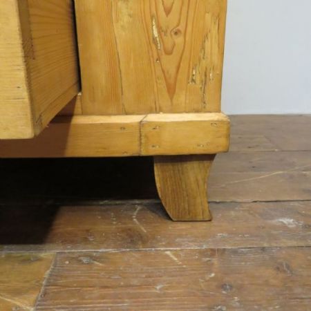 Großer Kiefer Kleiderschrank Weichholz antik ca 1880