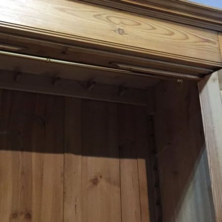 Antiker Kiefer Kleiderschrank Weichholz ca 1920