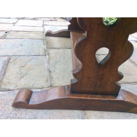 Esstisch aus EichenholzREfektionstisch Klostertisch