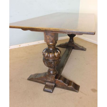 Esstisch aus Eichenholz Klostertisch Refektionstisch 