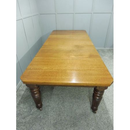 Ausziehbarer Esstisch aus Eichenholz