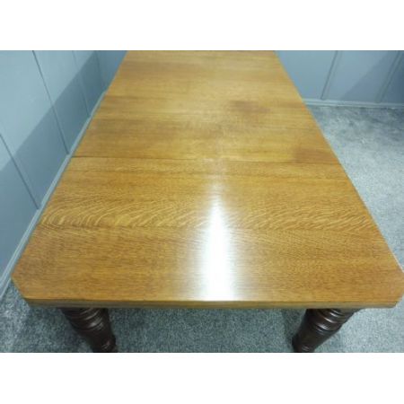 Ausziehbarer Esstisch aus Eichenholz