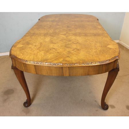 Esstisch aus Walnussholz im Queen-Anne-Stil