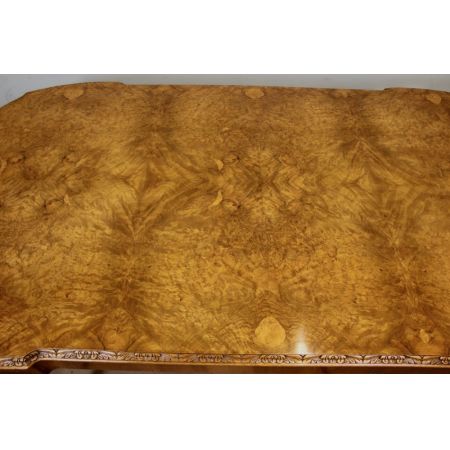 Esstisch aus Walnussholz im Queen-Anne-Stil