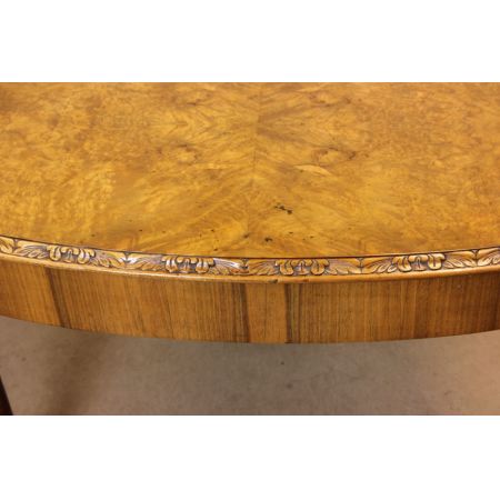 Esstisch aus Walnussholz im Queen-Anne-Stil