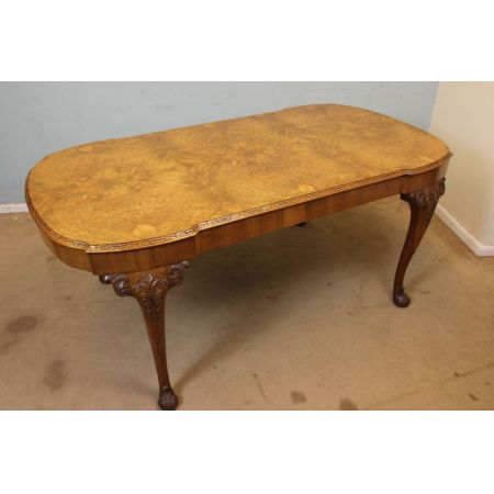 Esstisch aus Walnussholz im Queen-Anne-Stil