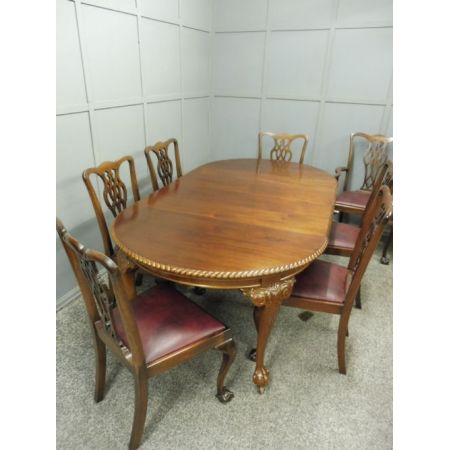 Edwardianischer ausziehbarer Mahagoni Esstisch und  7 Georgian Stühle 
