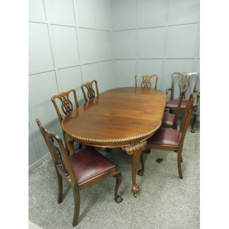 Edwardianischer ausziehbarer Mahagoni Esstisch und  7 Georgian Stühle 