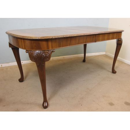 Ausziehbarer Esstisch im Queen Anne Stil 