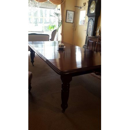 Esstisch Mahagoni ausziehbar