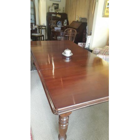 Esstisch Mahagoni ausziehbar