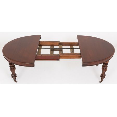 Ovaler ausziehbarer Esstisch Mahagoni