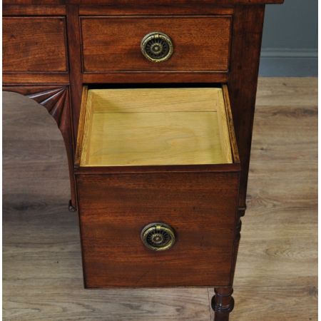 Viktorianischer Mahagoni Schreibtisch antik ca 1890