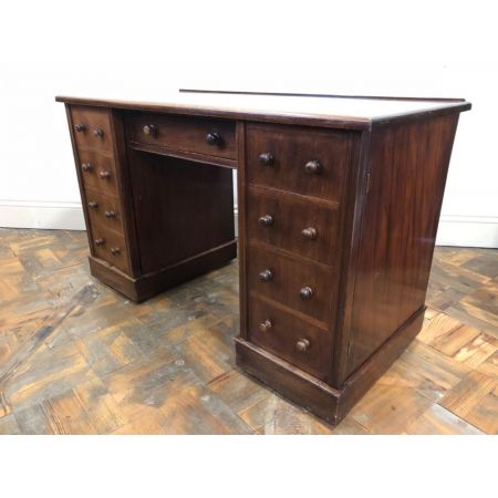 Mahagoni-Knieloch-Schreibtisch aus dem 19. Jahrhundert