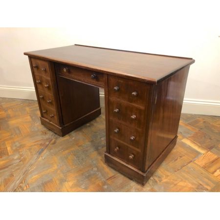 Mahagoni-Knieloch-Schreibtisch aus dem 19. Jahrhundert