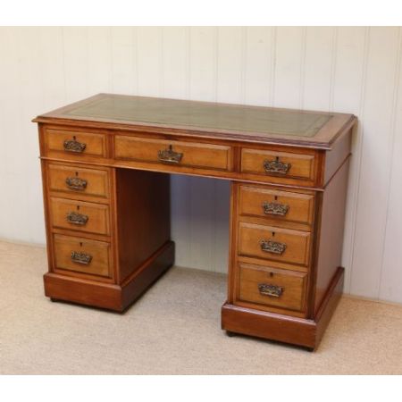 Kleiner edwardian Eichenschreibtisch 