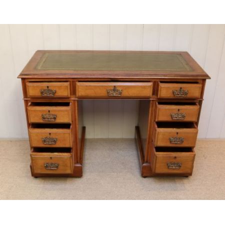 Kleiner edwardian Eichenschreibtisch 