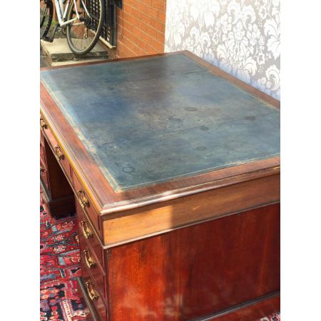 Übergroßer Partnerschreibtisch aus viktorianischem Mahagoni mit eingelegter Lederplatte, vollständig restauriert