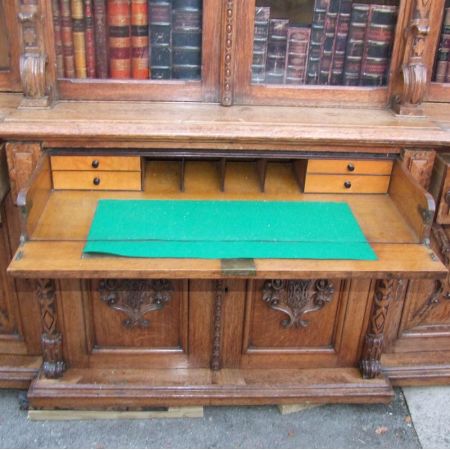 Großes Bücherregal aus goldener Eiche aus dem 19. Jahrhundert mit Sekretär