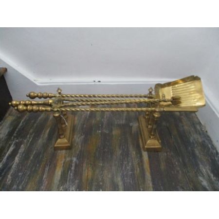 Kaminzubehör Schaufel Zange Stab mit fire dogs, Kaminböcken/Feuerböcken antik viktorianisch