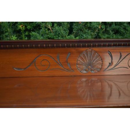 Antikes Bücherregal aus massivem Mahagoni