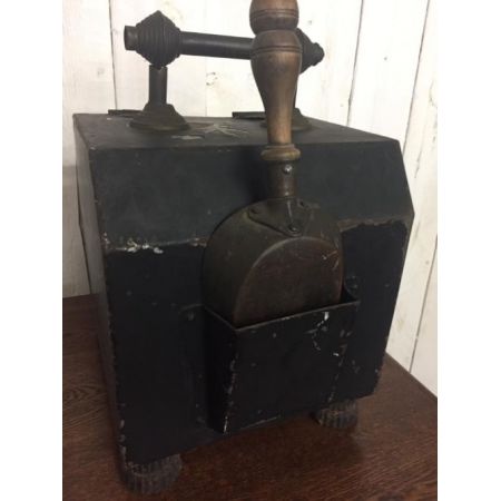 Purdonium schwarz bemalt und vergoldet mit Handschaufel antik viktorianisch