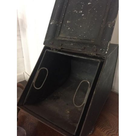 Purdonium schwarz bemalt und vergoldet mit Handschaufel antik viktorianisch