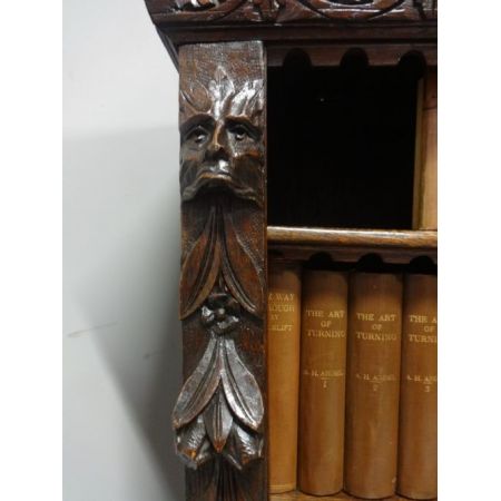 Massiv geschnitztes, offenes Bücherregal aus Eichenholz