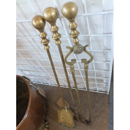 Fire Irons Feuereisen Kaminzubehör aus Messing antik aus dem späten 19. Jahrhundert