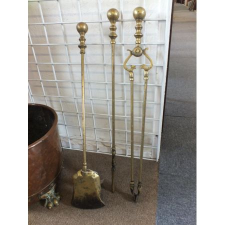 Fire Irons Feuereisen Kaminzubehör aus Messing antik aus dem späten 19. Jahrhundert