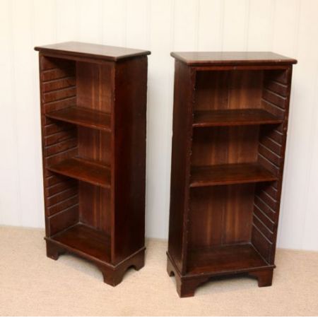 Rustikaler Bücherschrank aus Eiche 