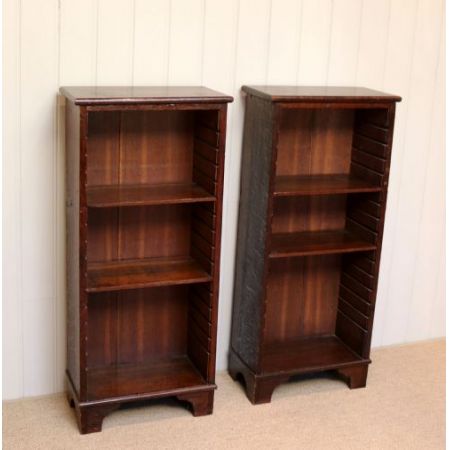 Rustikaler Bücherschrank aus Eiche 