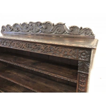 Offenes Bücherregal im Gotik-Stil 