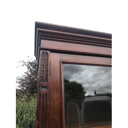 Viktorianischer Bücherschrank aus Nussbaum mit 2 Türen