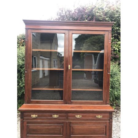 Viktorianischer Bücherschrank aus Nussbaum mit 2 Türen