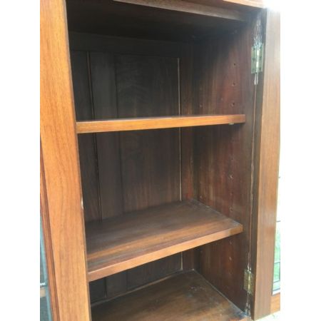  Antiker Schreibtisch und Bücherregal, massiv  Nussbaum. Ende 19. Jahrhunderts