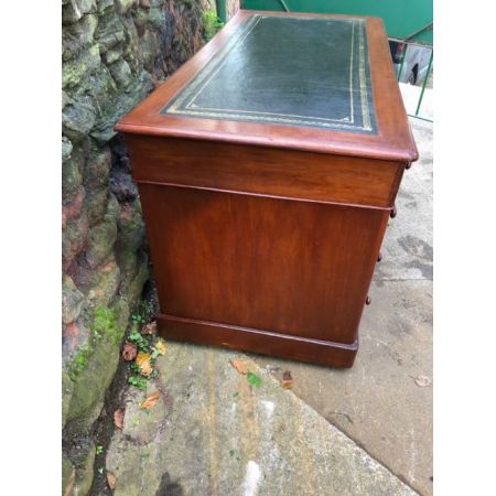 Antiker Schreibtisch aus Mahagoni,19. Jahrhundert