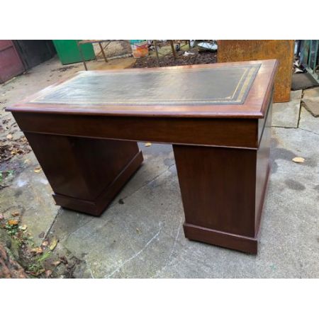Antiker Schreibtisch aus Mahagoni,19. Jahrhundert