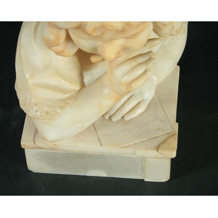 Antike italienische Alabasterbüste eines schreibenden Mädchens, um 1920.