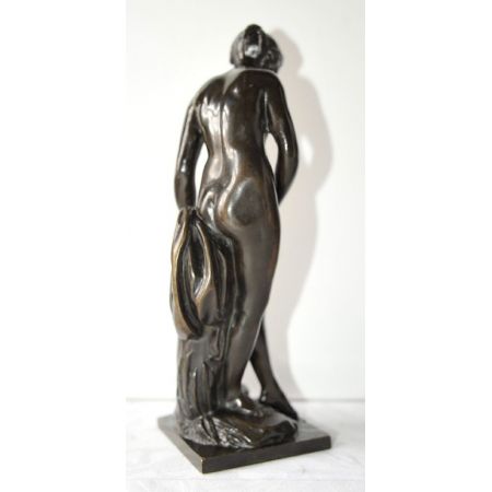 Antike Bronzereduktion der Skulptur "Venus au Bain". Étienne-Maurice Falconnet, Ende des 19. Jahrhunderts