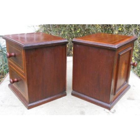 Paar Mahagoni Schränke Bedside CB  Nachschränke 