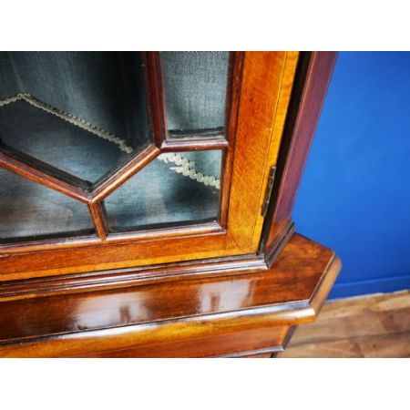 Antiker intarsierter Mahagoni Eckschrank mit Aufsatz, 1890