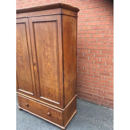 Viktorianischer Kiefer Kleiderschrank Weichholz antik ca 1850