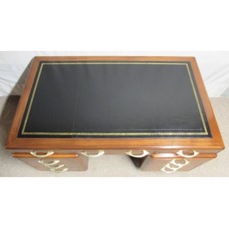 Art Deco Nussbaum Schreibtisch / Pedestal Table 
