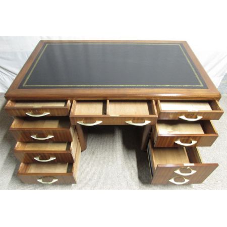 Art Deco Nussbaum Schreibtisch / Pedestal Table 