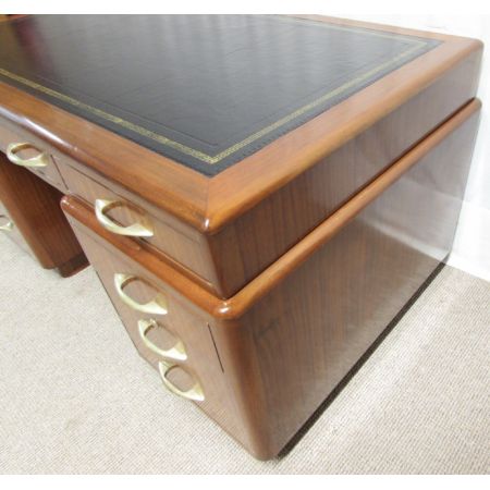 Art Deco Nussbaum Schreibtisch / Pedestal Table 